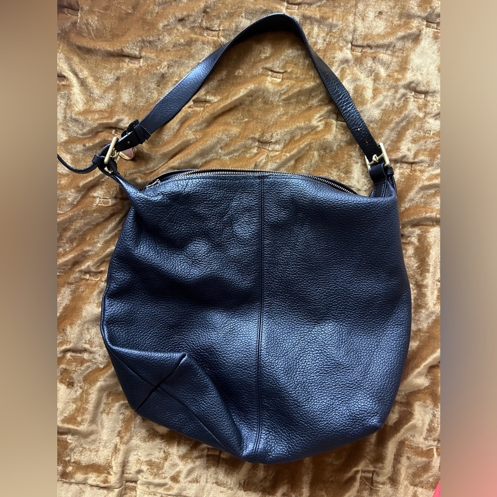 Dooney and Bourke leather hobo bag - Picture 2 of 3